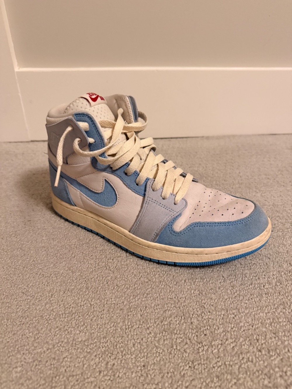 JORDAN - Nike - Women's 9 - Carolina Blue - Hightop - Picture 5 of 6